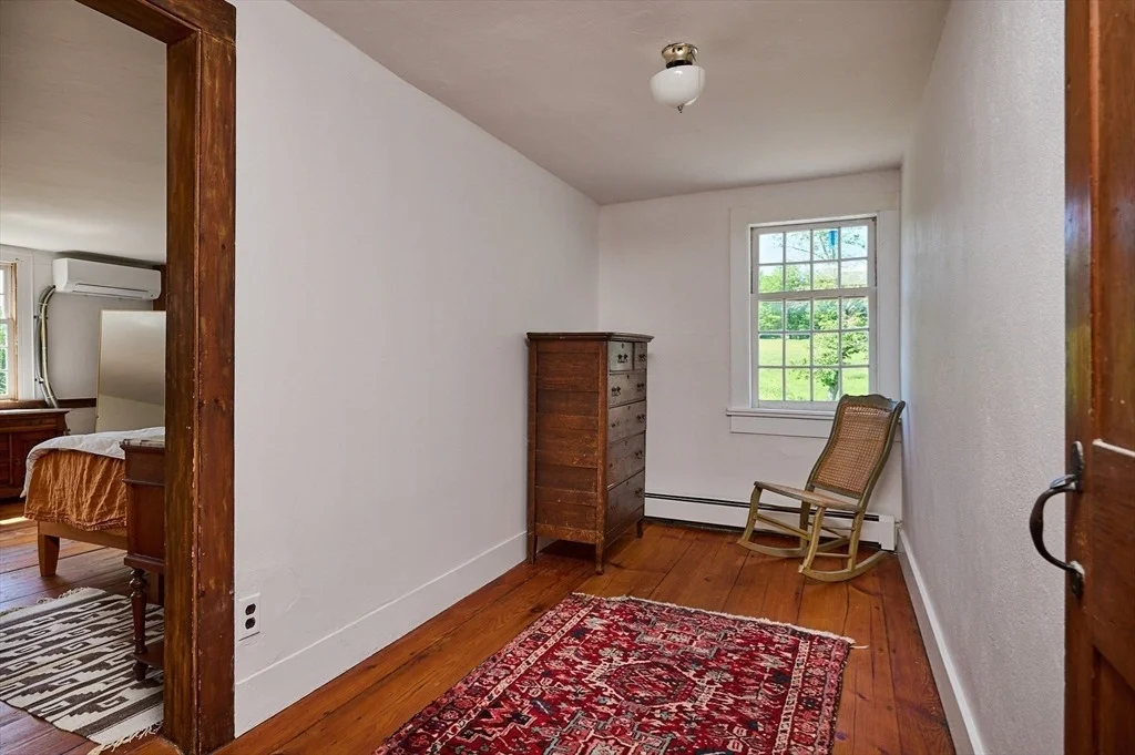 Photo of 40 Whately Glen Road
