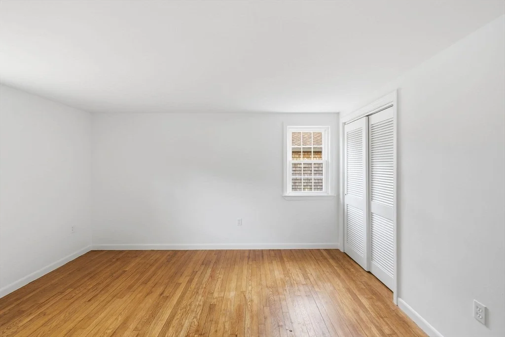 Photo of 90 Castlewood Circle