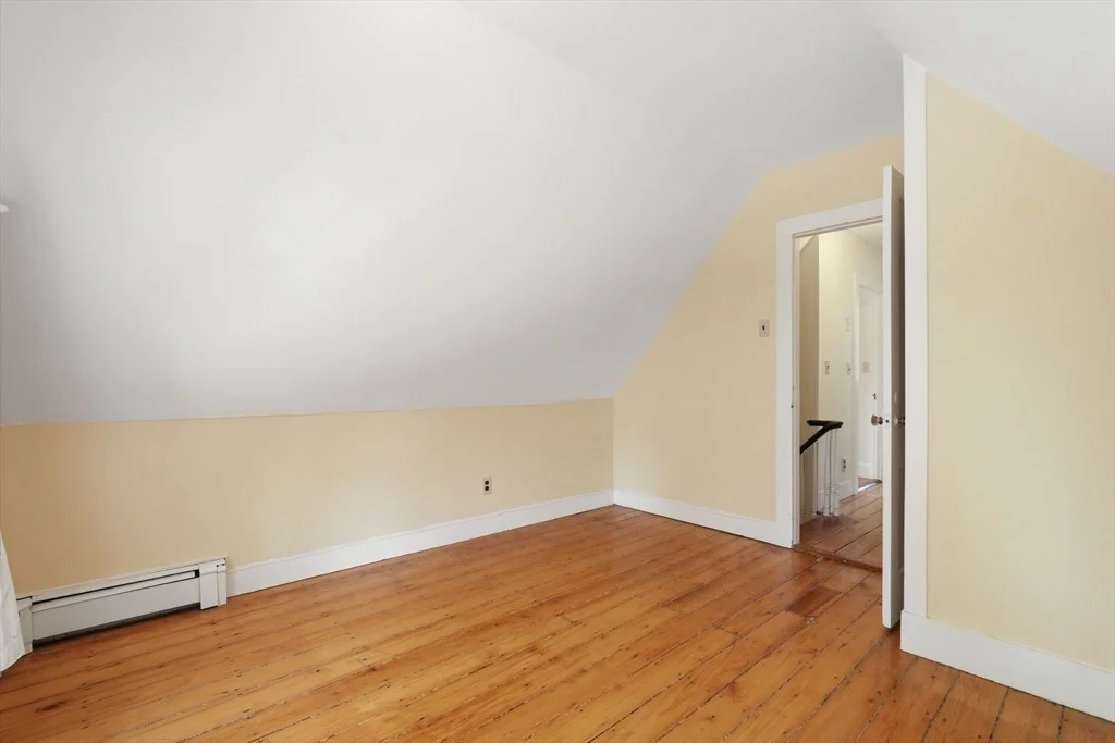 Photo of 38 Round Hill Road