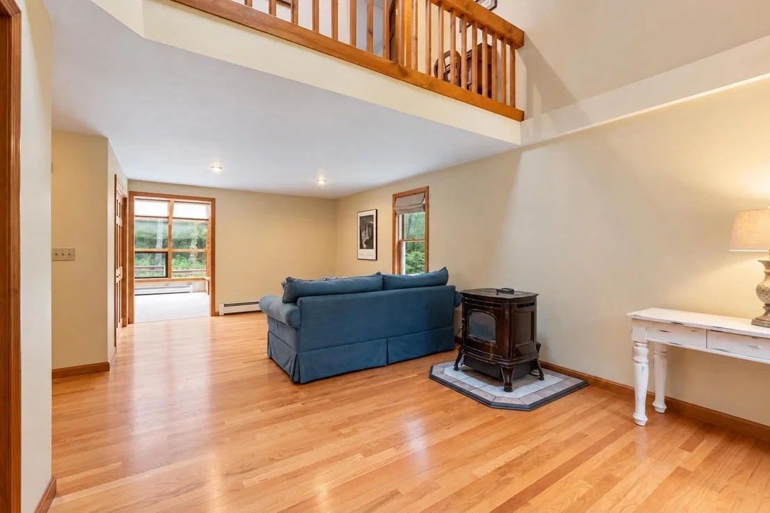 Photo of 10 Hog Hill Rd