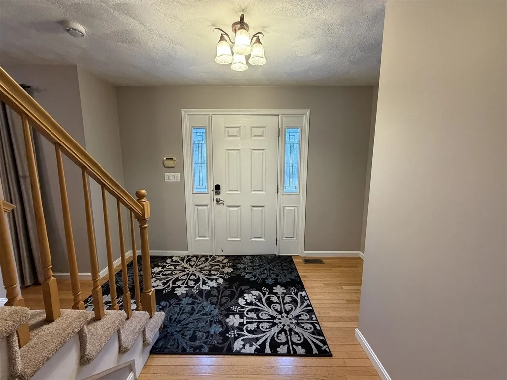 Photo of 25 Winston Cir