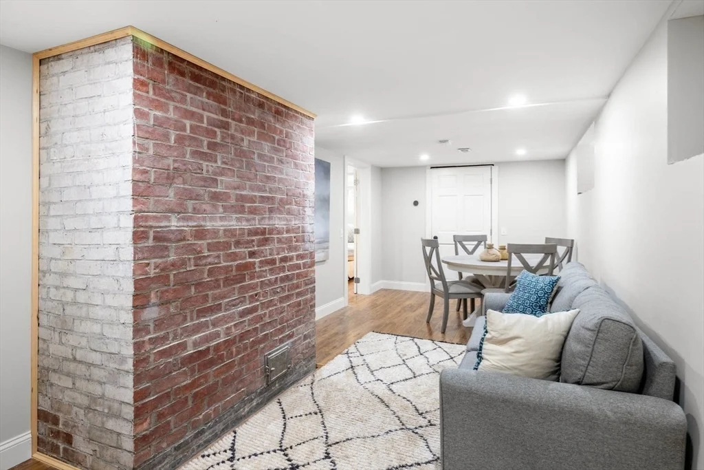 Photo of 5 Pinetree Lane