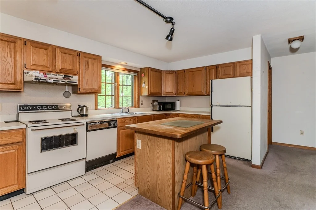 Photo of 102 Larkspur Dr