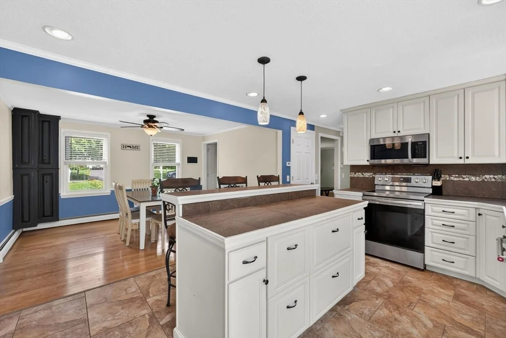 Photo of 51 Lantern Ln