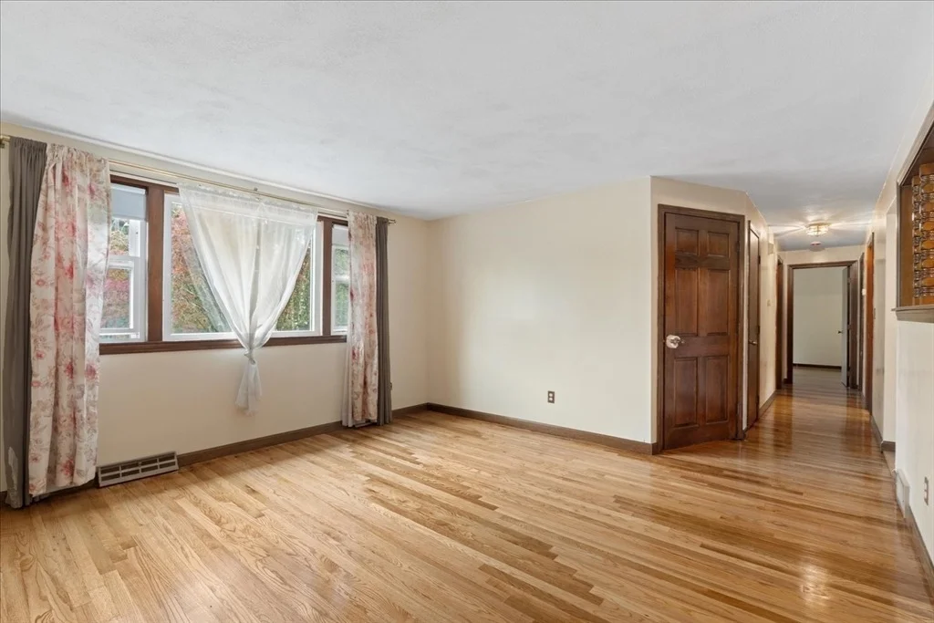 Photo of 17 Brewster Dr