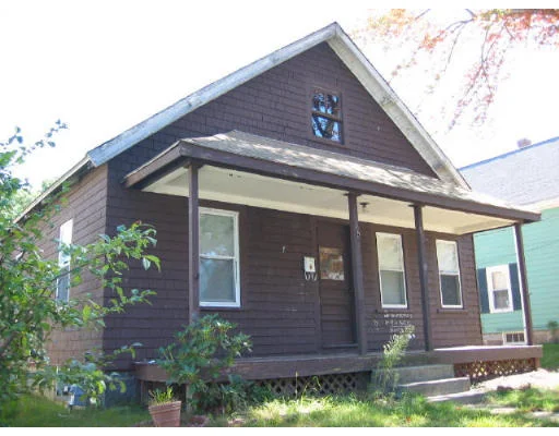 Photo of 35 Simmons Ave
