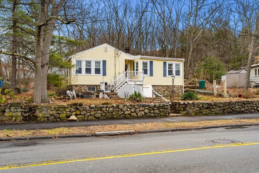 Photo of 111 Den Quarry Rd