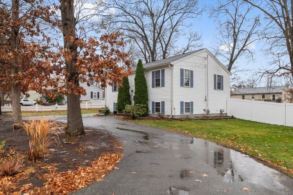 Photo of 122 Lazel Street