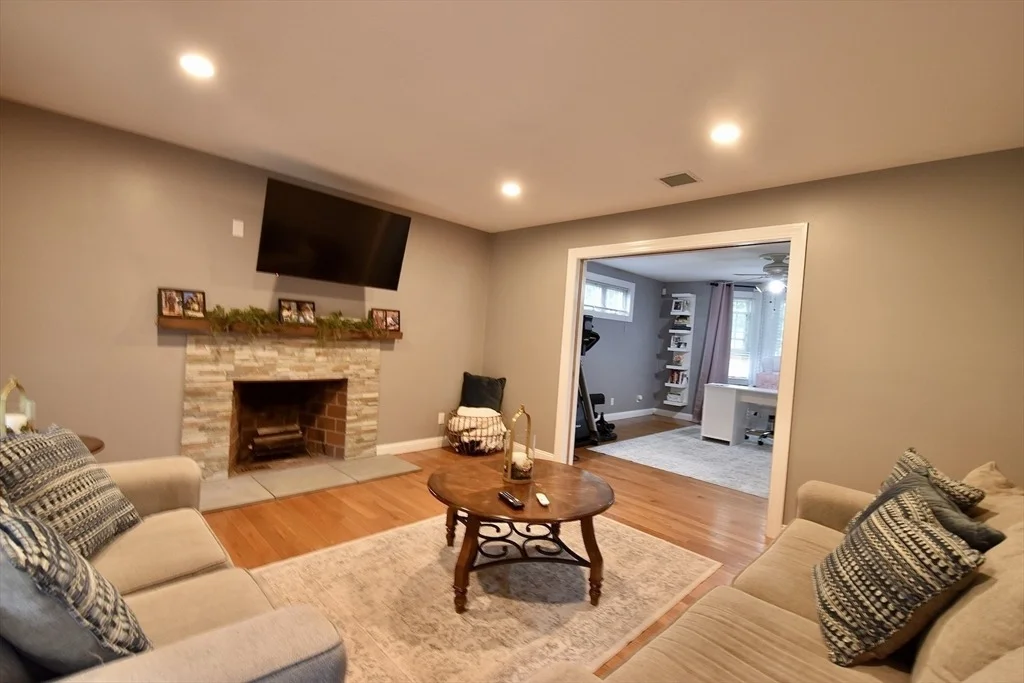 Photo of 5 White Birch Dr