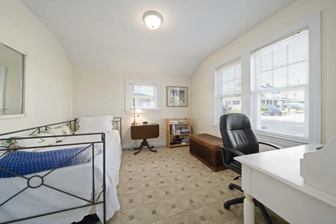 Photo of 117 Manomet Ave.