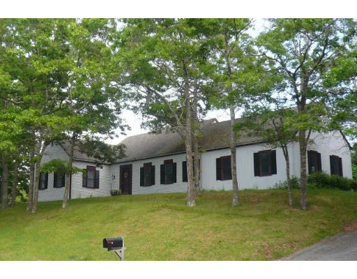 Photo of 18 Laurel Ln
