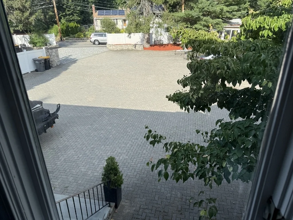 Photo of 2 Temple St