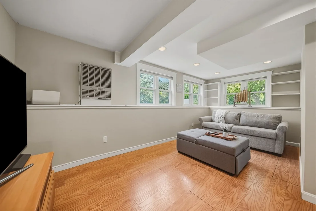 Photo of 12 Dean Rd