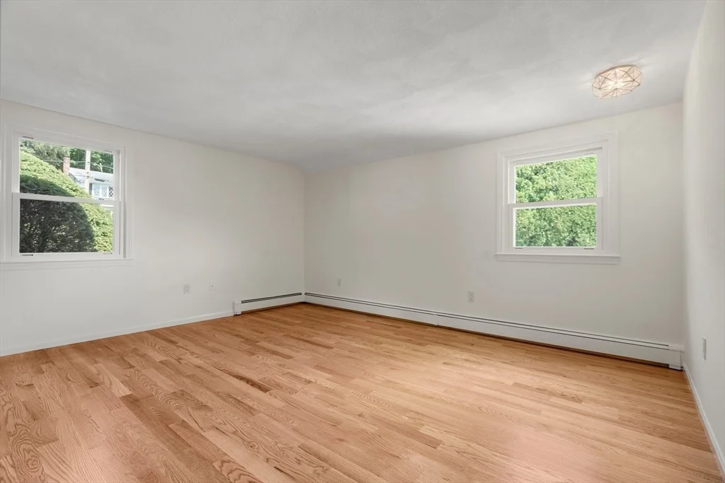 Photo of 31 Phillips Cir