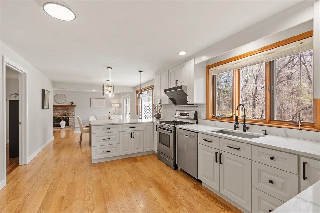 Photo of 933 Liberty Square Rd