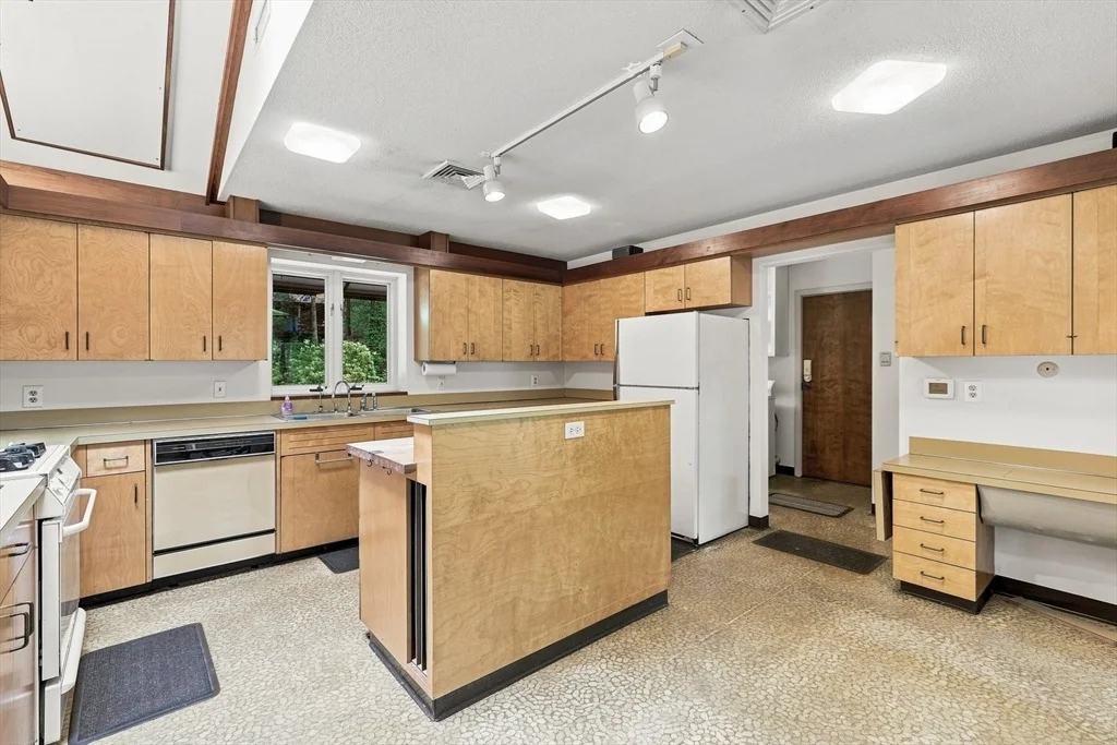 Photo of 8 Morgan Cir
