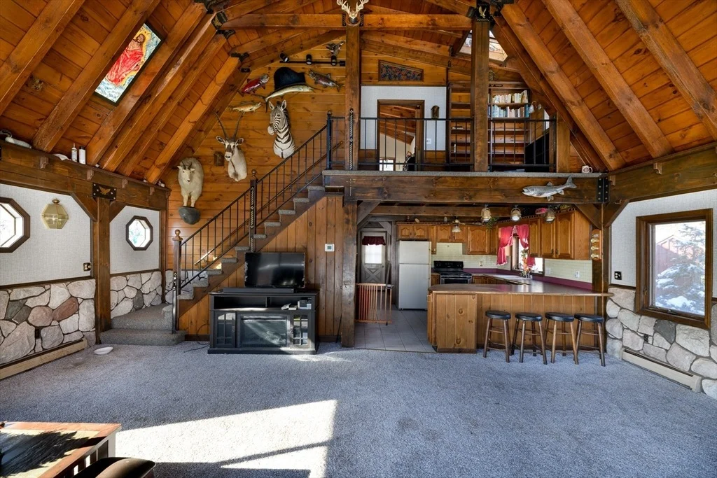 Photo of 375 Belchertown Rd
