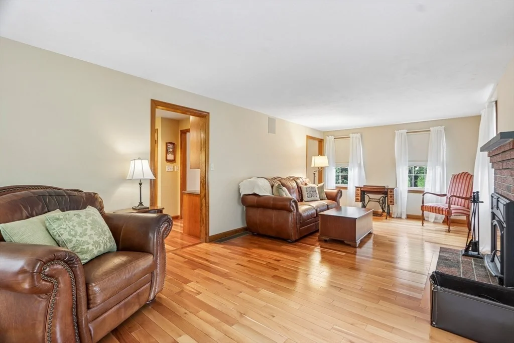 Photo of 59 Oxford Dr
