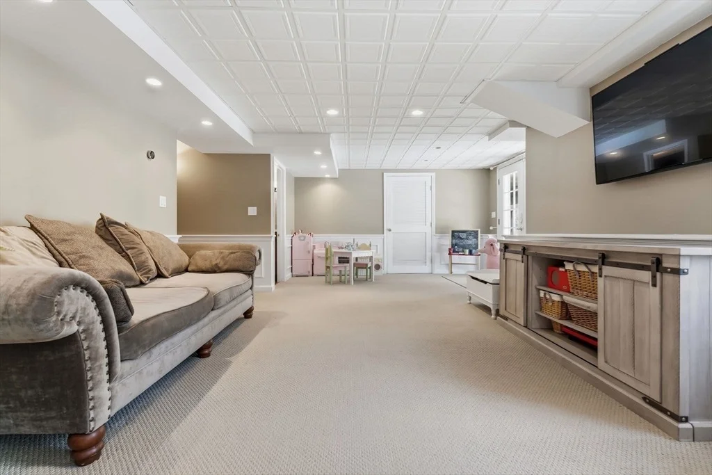 Photo of 1 Colonial Drive