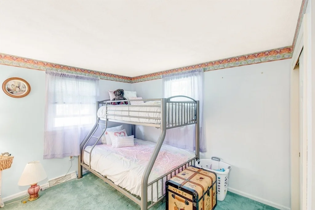 Photo of 33 Farnham Rd