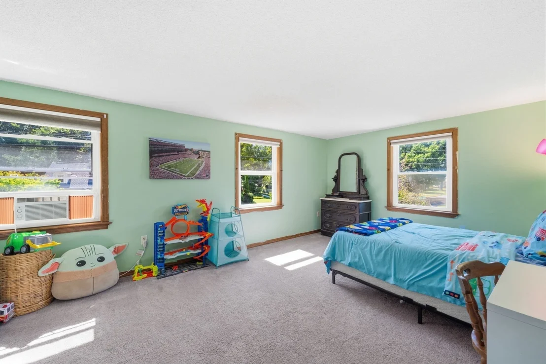 Photo of 380 Plumtree Rd