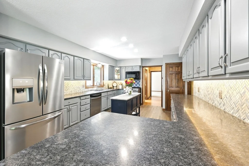 Photo of 2 Cedar Oak Dr