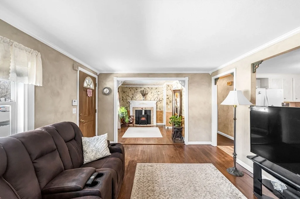 Photo of 236 Glenoak Drive