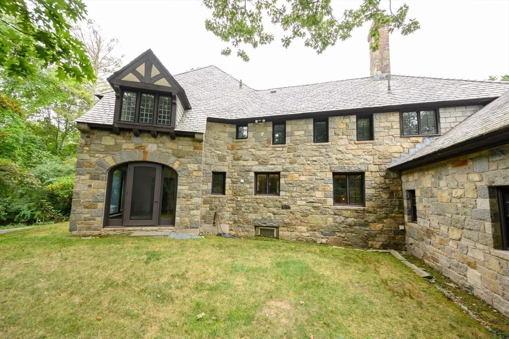 Photo of 3 Evergreen Ln