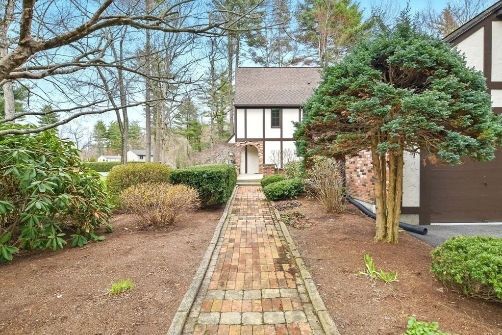 Photo of 69 Lenox Circle