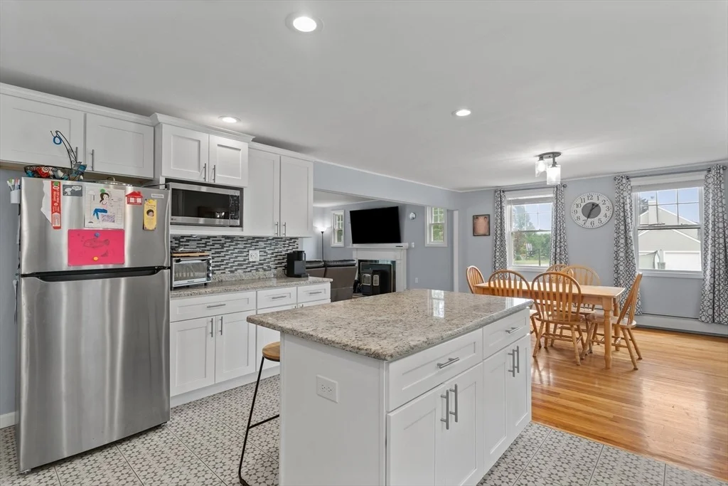 Photo of 10 Wesley Dr