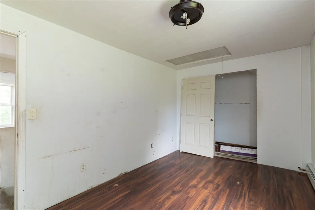 Photo of 1166 Main St
