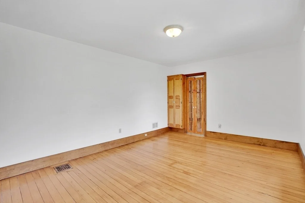 Photo of 547 Main St