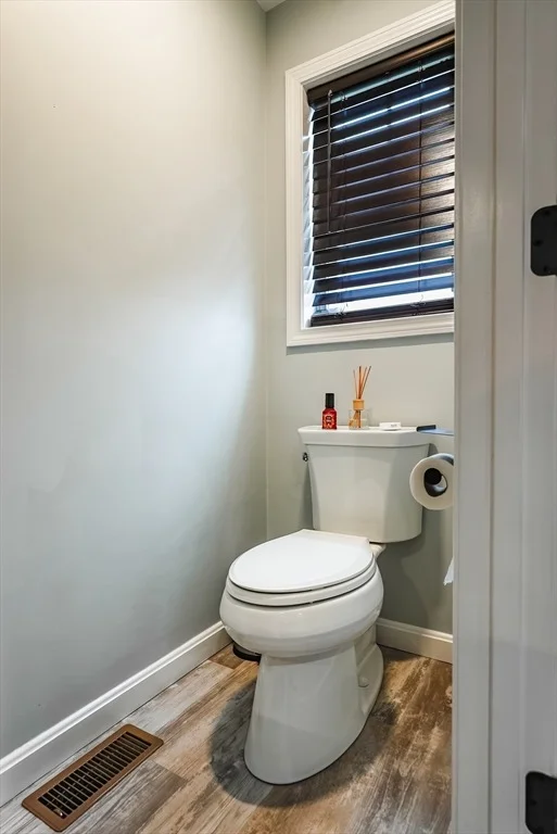 Photo of Unit 1 at 550 Spring St