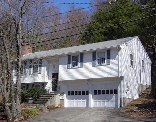 Photo of 1519 Great Plain Ave