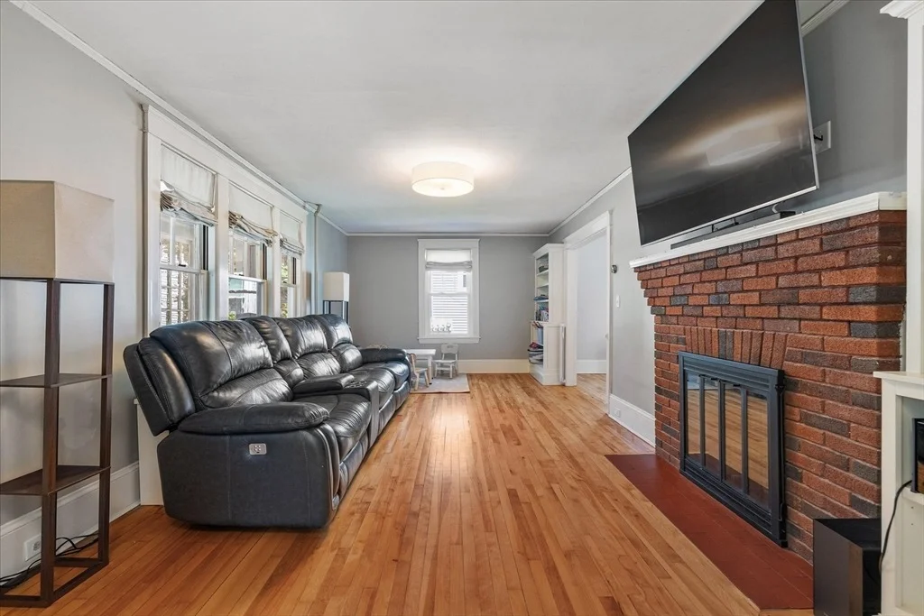 Photo of 19 Barnard Rd
