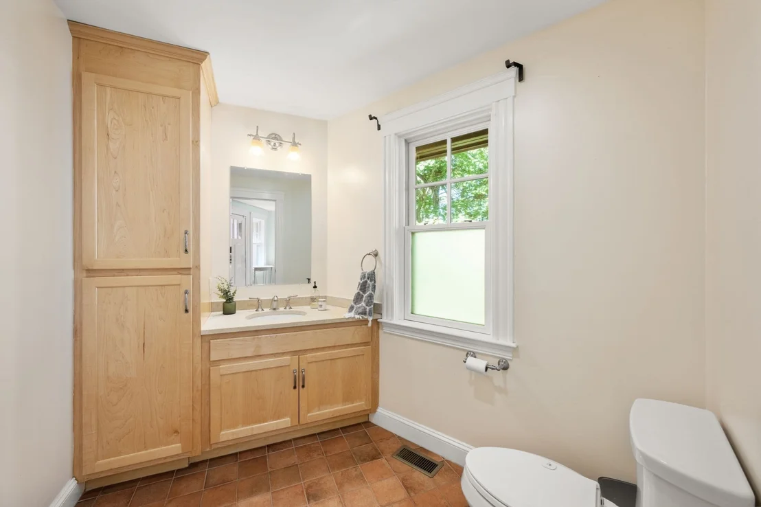 Photo of 250 Meadowbrook Road