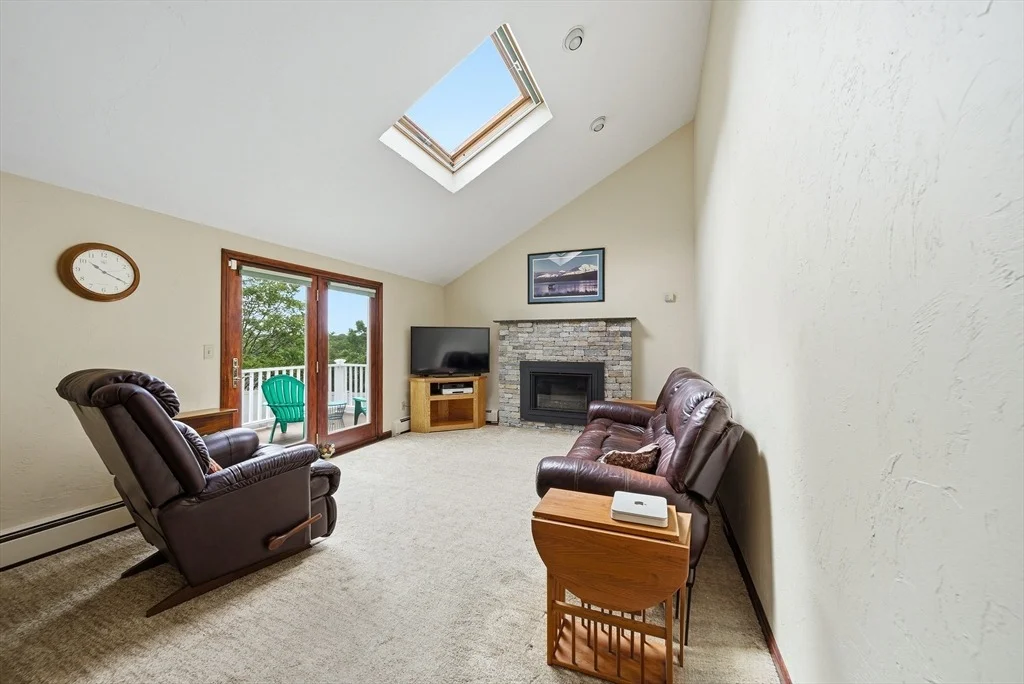 Photo of 12 Thomas Cir