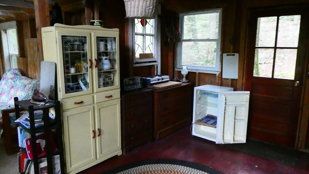 Photo of 155 River Rd