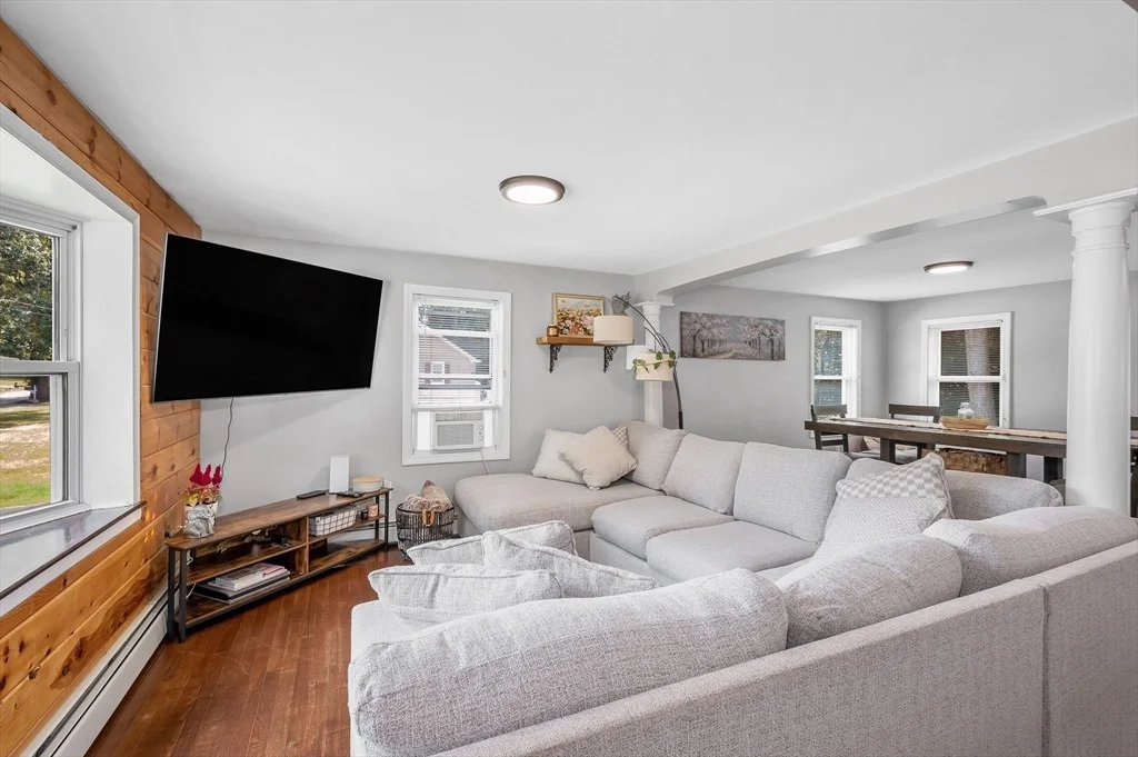 Photo of 103 Fox Ave