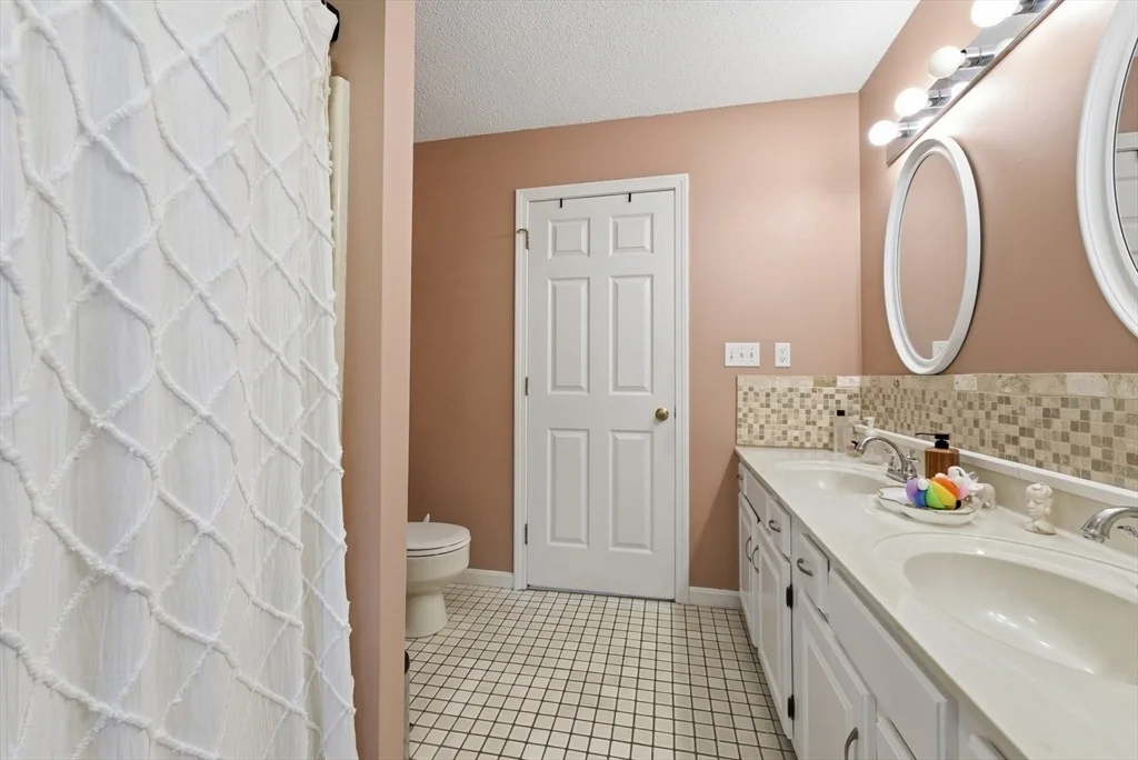 Photo of Unit 2 at 200 Lambert Terrace