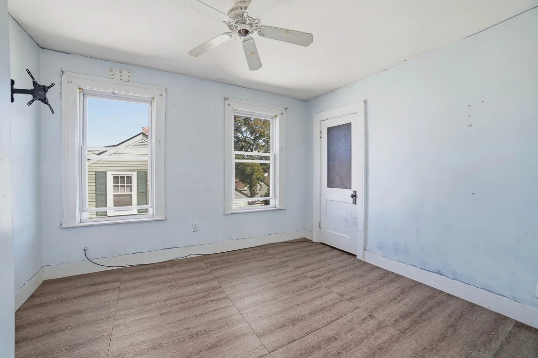 Photo of 36 Putnam Ave