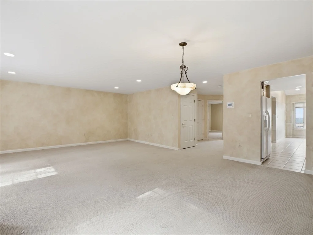 Photo of Unit 3901 at 3901 Knightsbridge Close