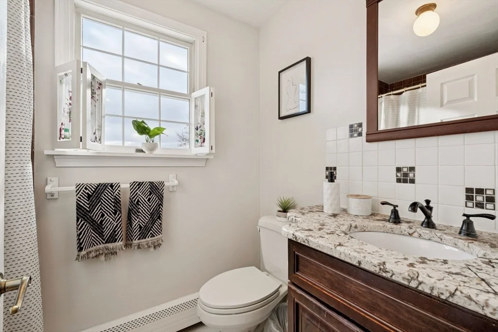 Photo of 27 Temple St