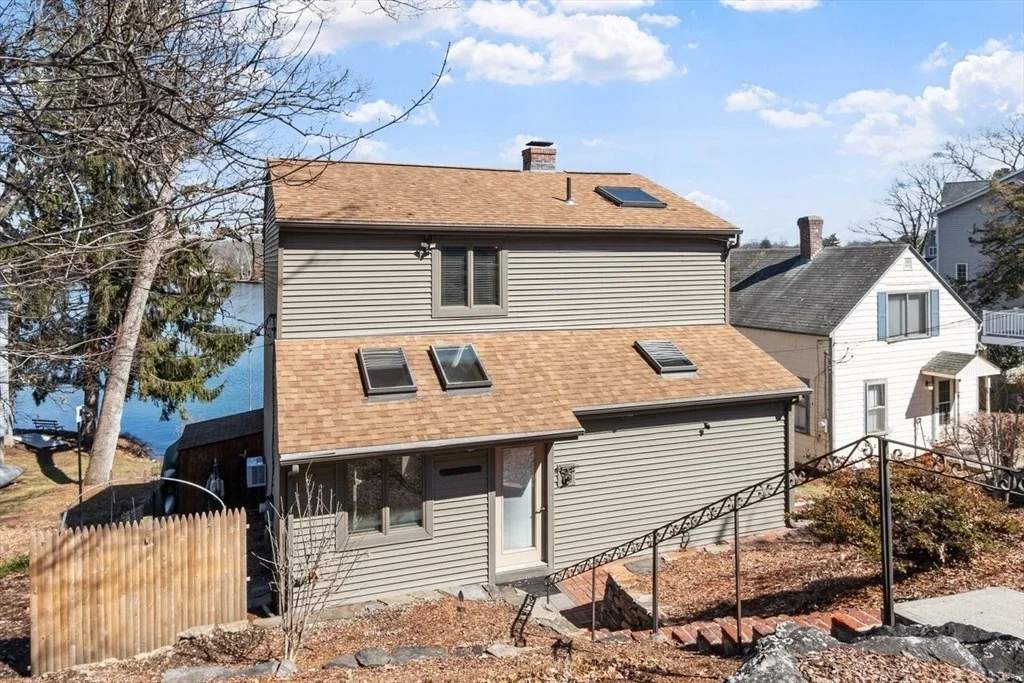 Photo of 469 Lake Ave