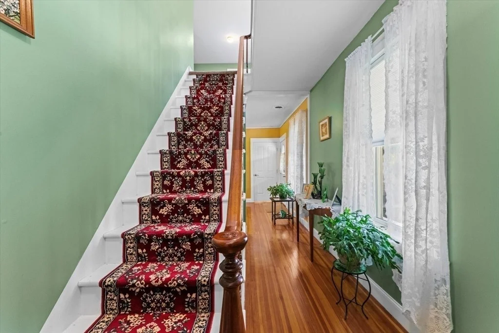 Photo of 136 Main St