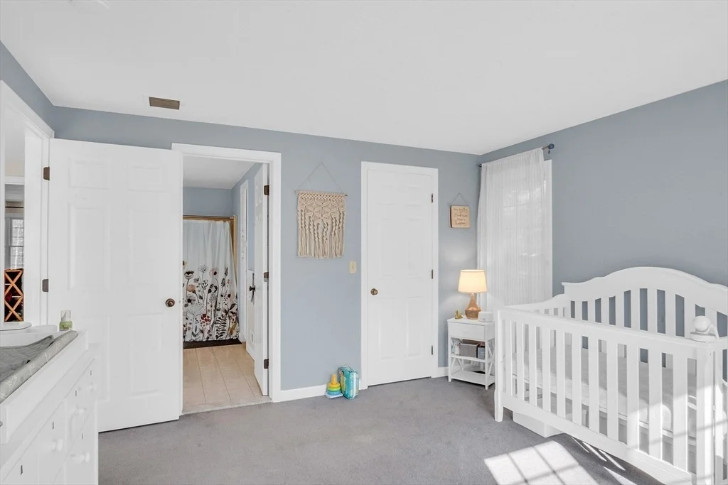 Photo of Unit D at 706 Ridgefield Cir