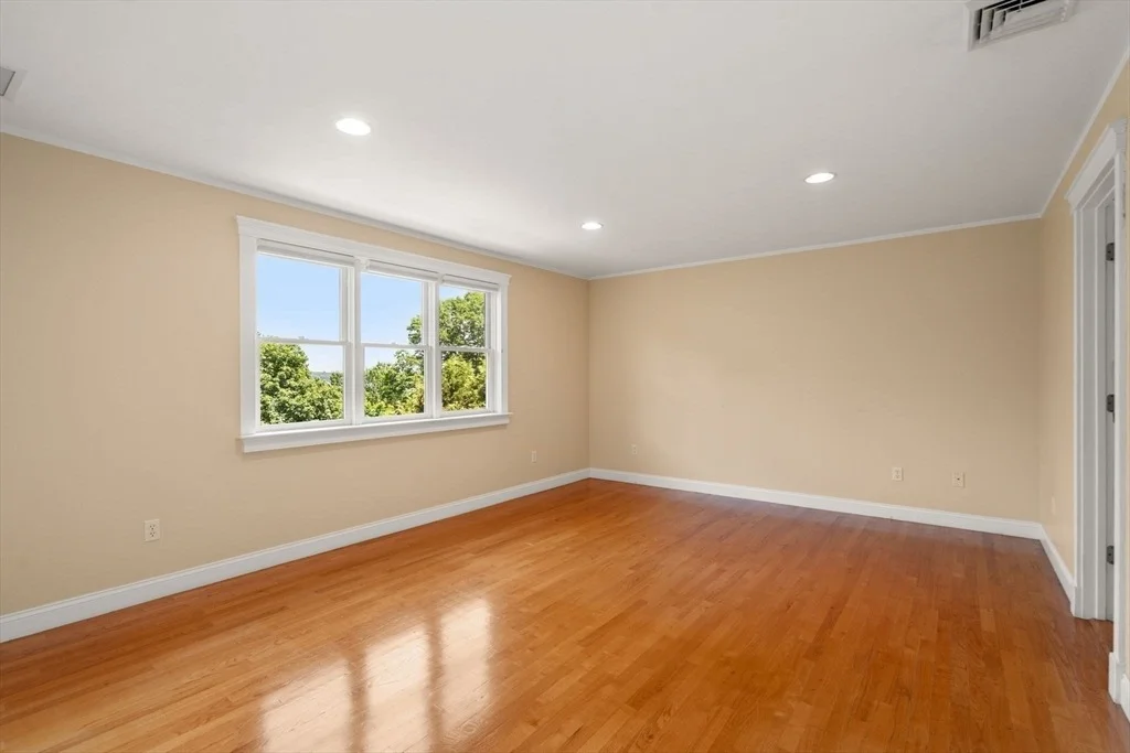 Photo of 15 Montclair Dr