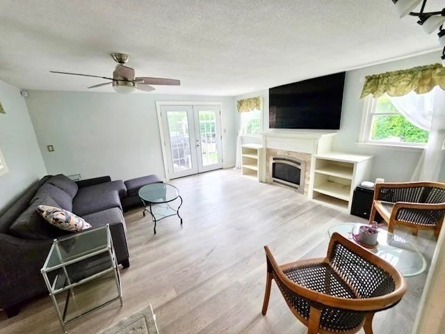 Photo of 417 River Rd