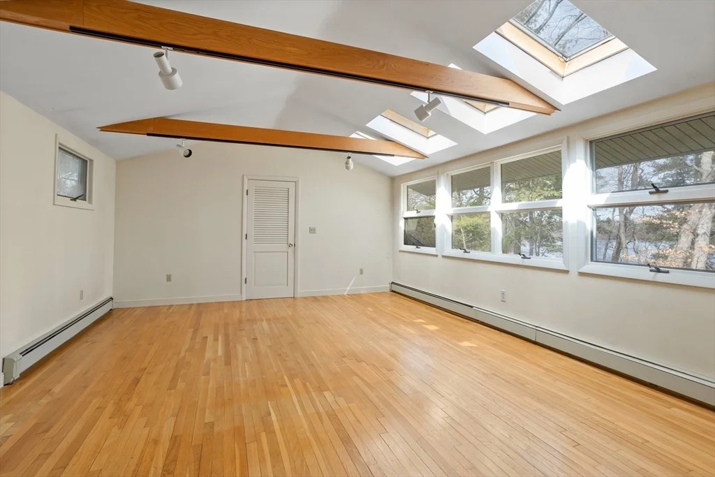 Photo of 88 Lakeview Rd
