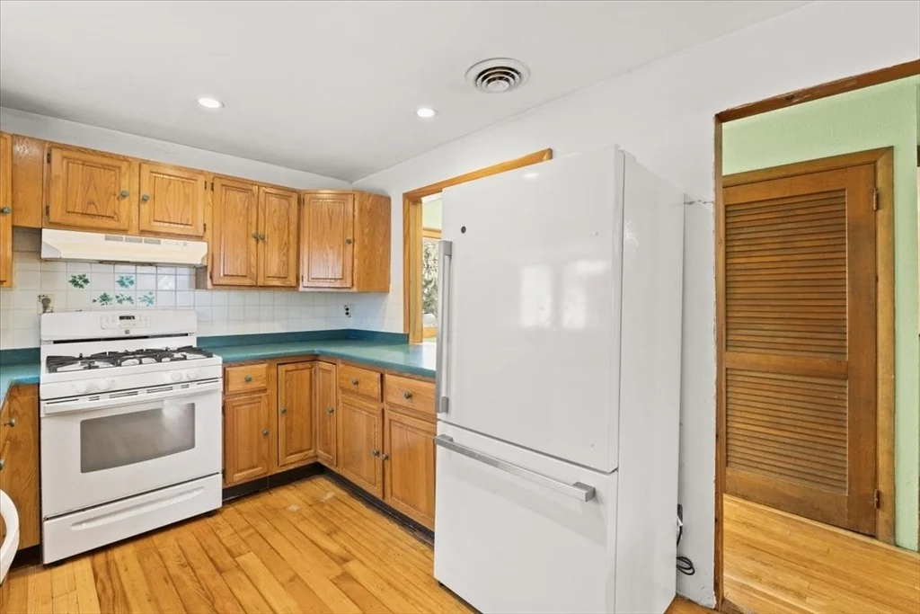 Photo of 98 Glen Echo Blvd
